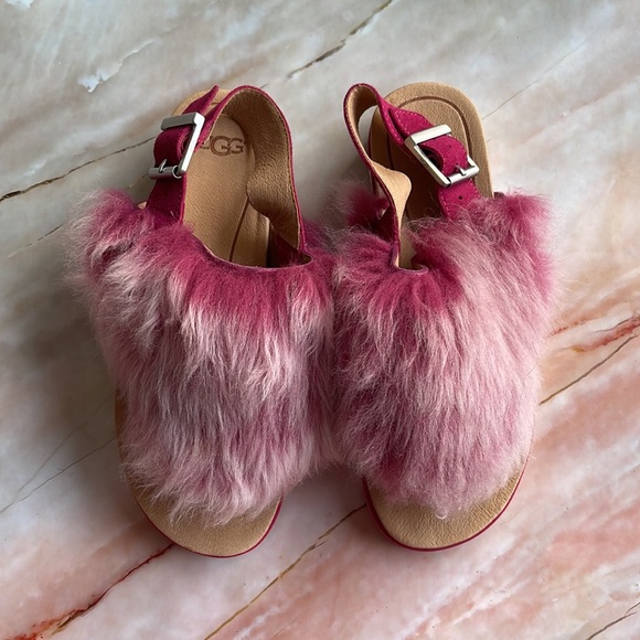 UGG | Holly Fusion Leather Sheepskin Sandal in Cerise - Picture 10 of 14